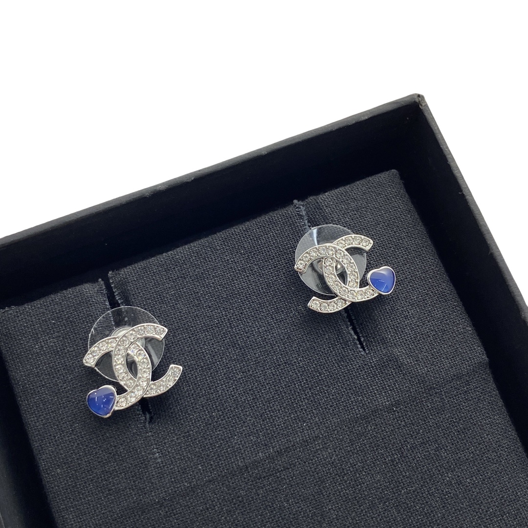 CCE258 Chanel 25P heart crystal cc stud earrings - ccjewelryacc