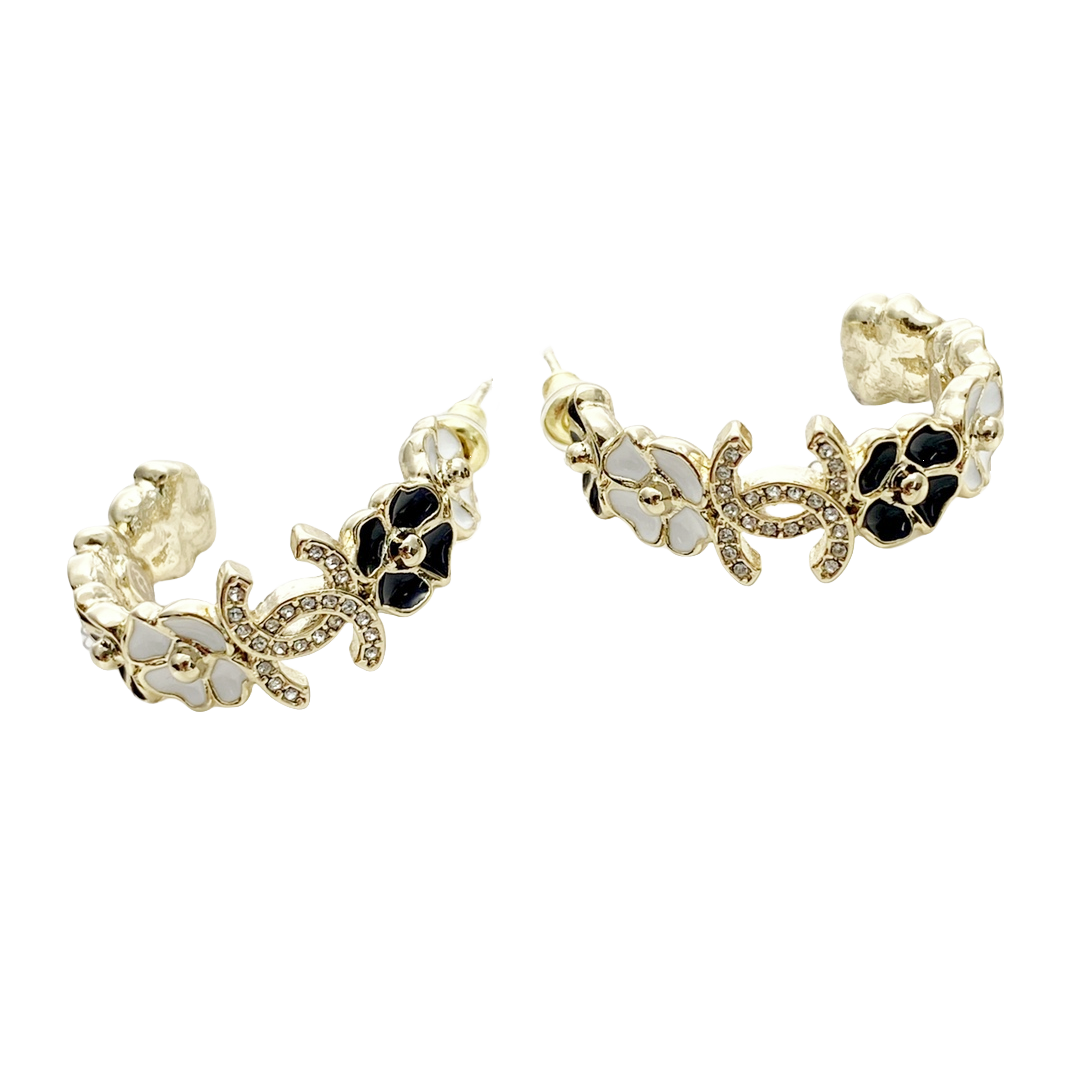 CCE259 Chanel 25P black enamel Four leaf clover crystal cc logo earrings - ccjewelryacc