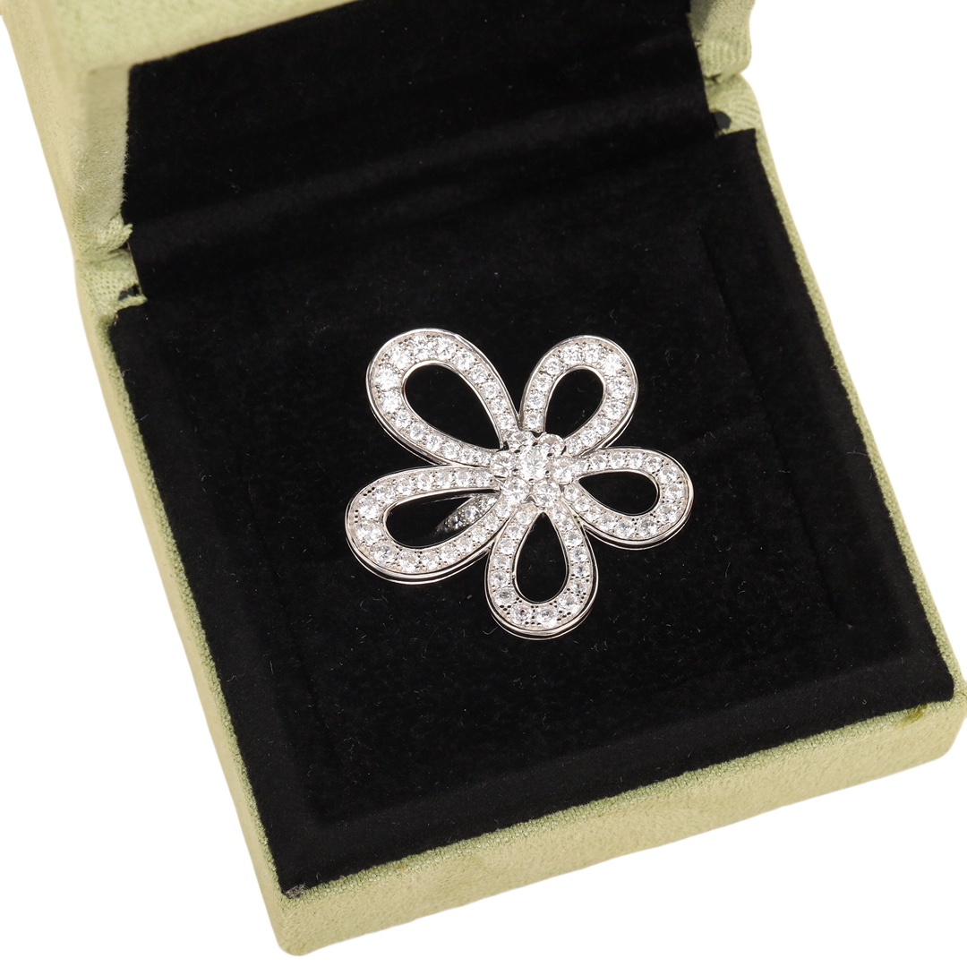 VCRV005 18k White Gold VCA Flowerlace diamonds Ring - ccjewelryacc