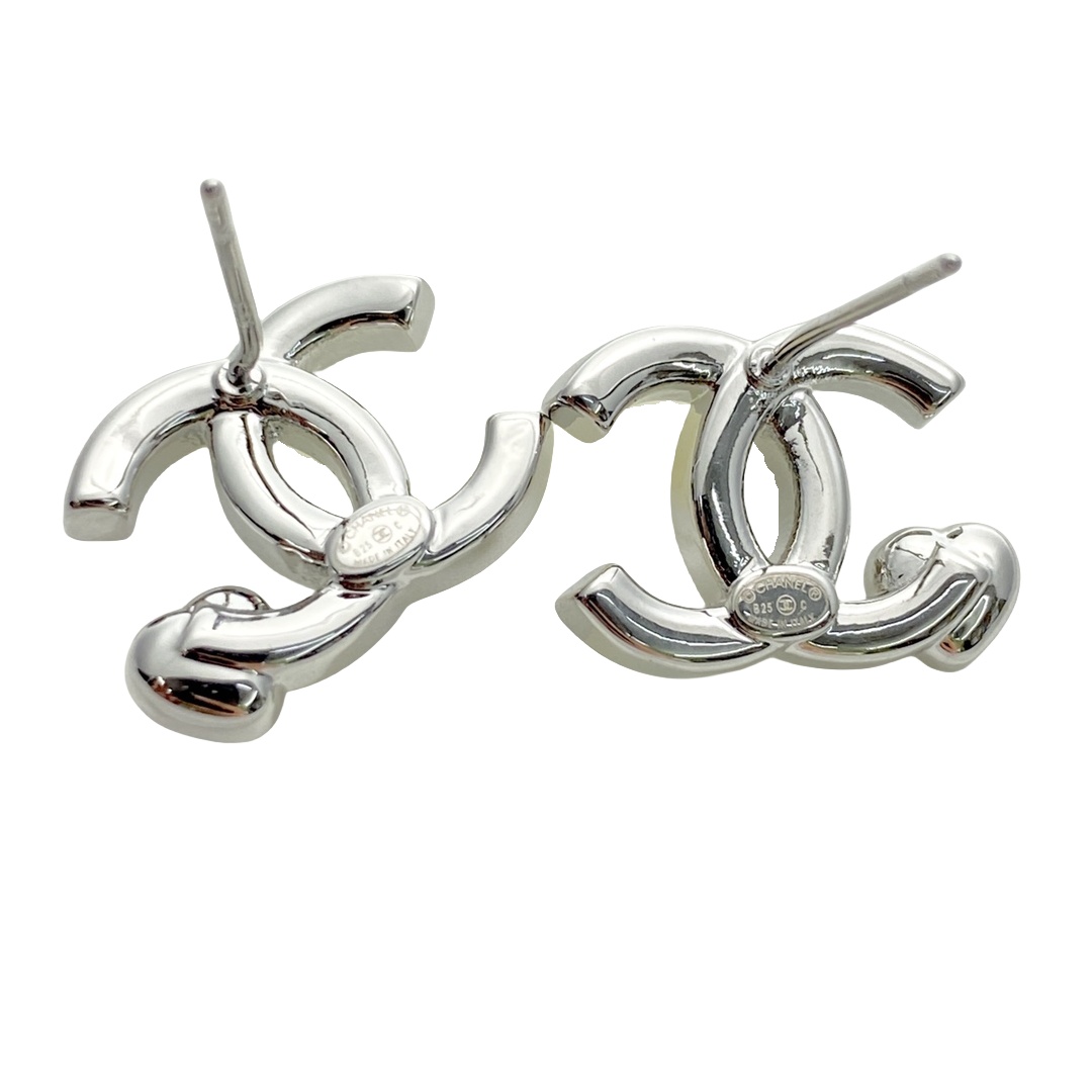 CCE258 Chanel 25P heart crystal cc stud earrings - ccjewelryacc