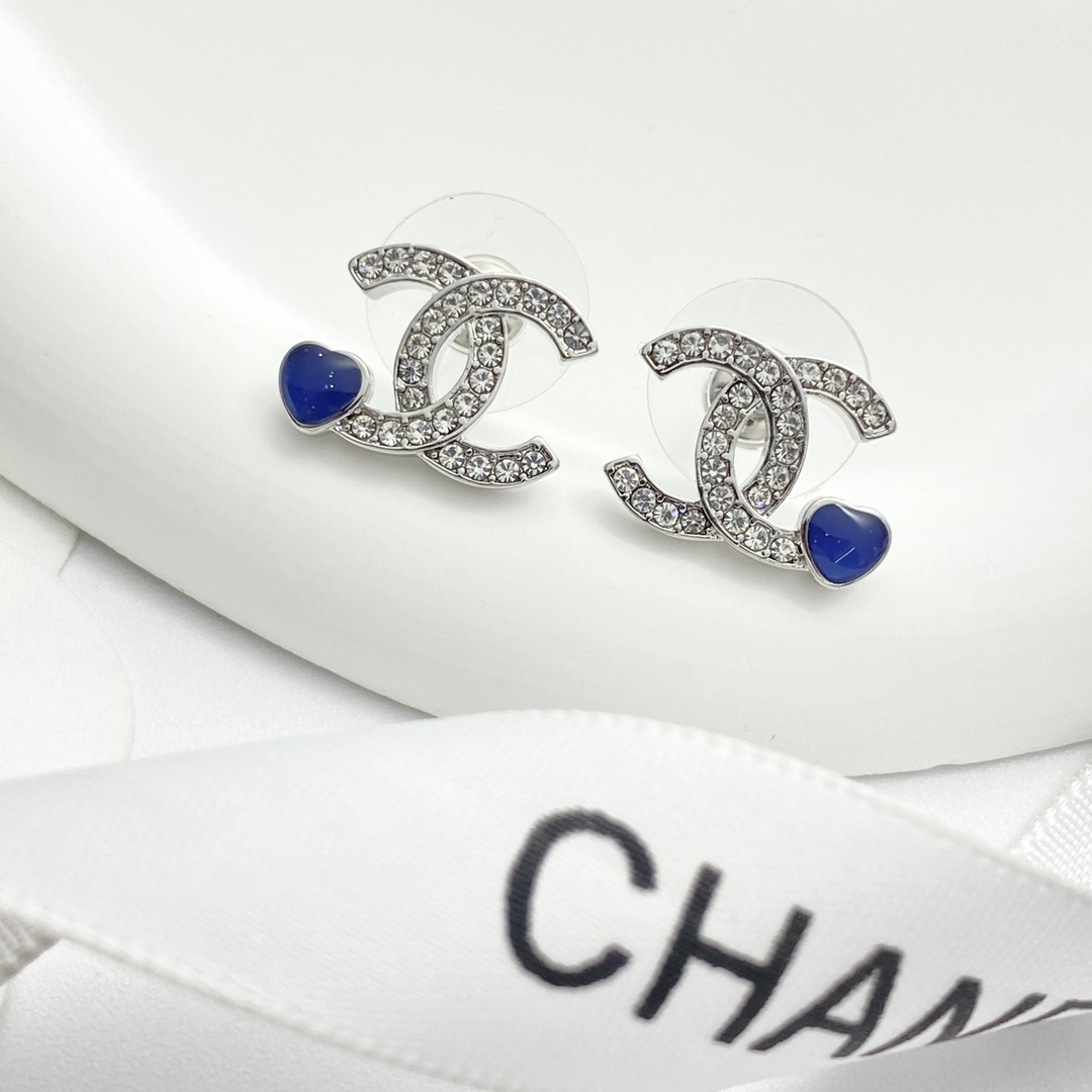 CCE258 Chanel 25P heart crystal cc stud earrings - ccjewelryacc