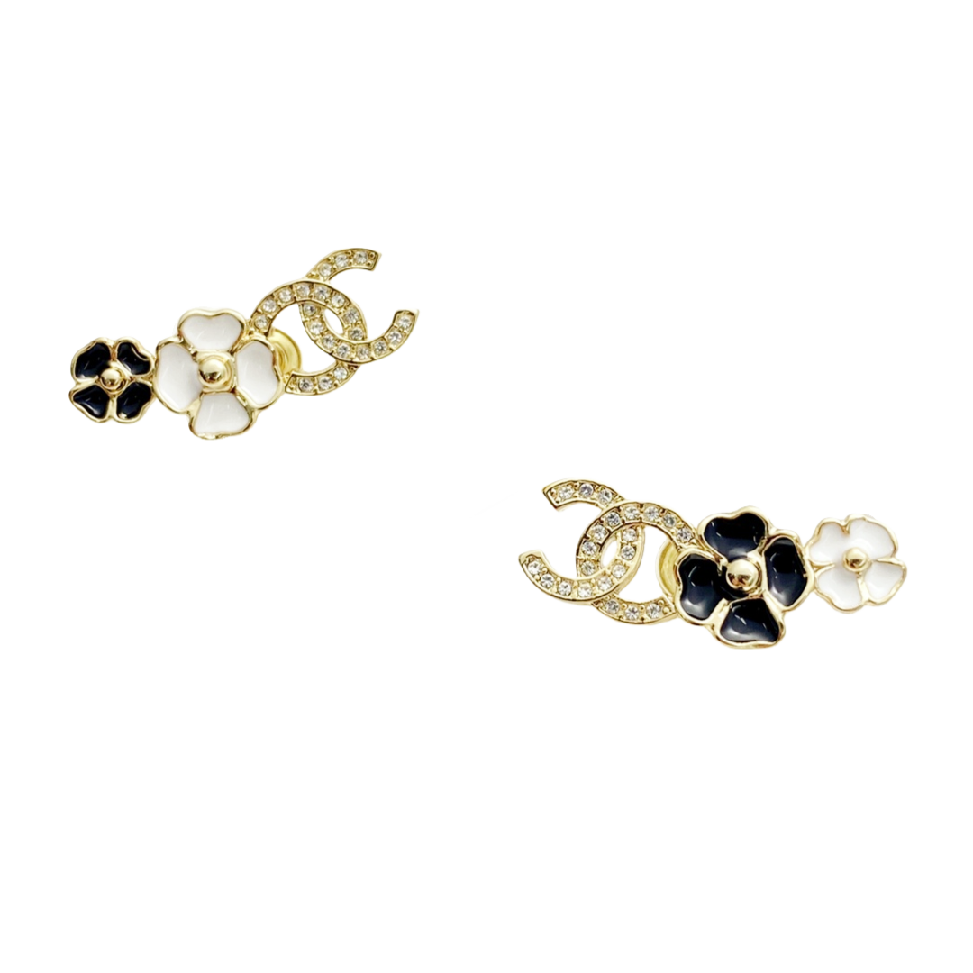 CCE259 Chanel 25P black enamel Four leaf clover crystal cc logo earrings - ccjewelryacc