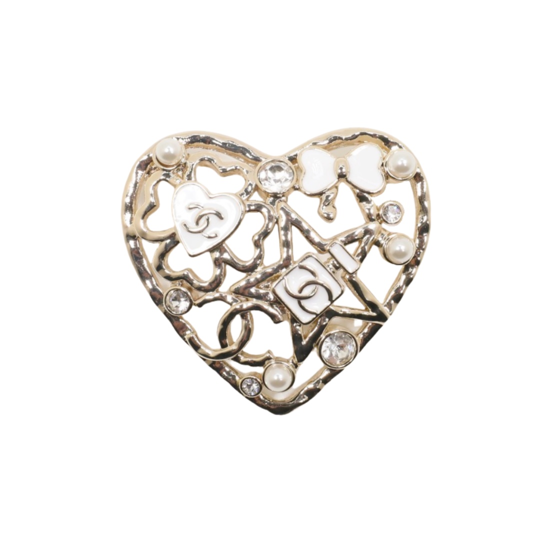 BCB557 Chanel Hollow enamel heart brooch pin - ccjewelryacc