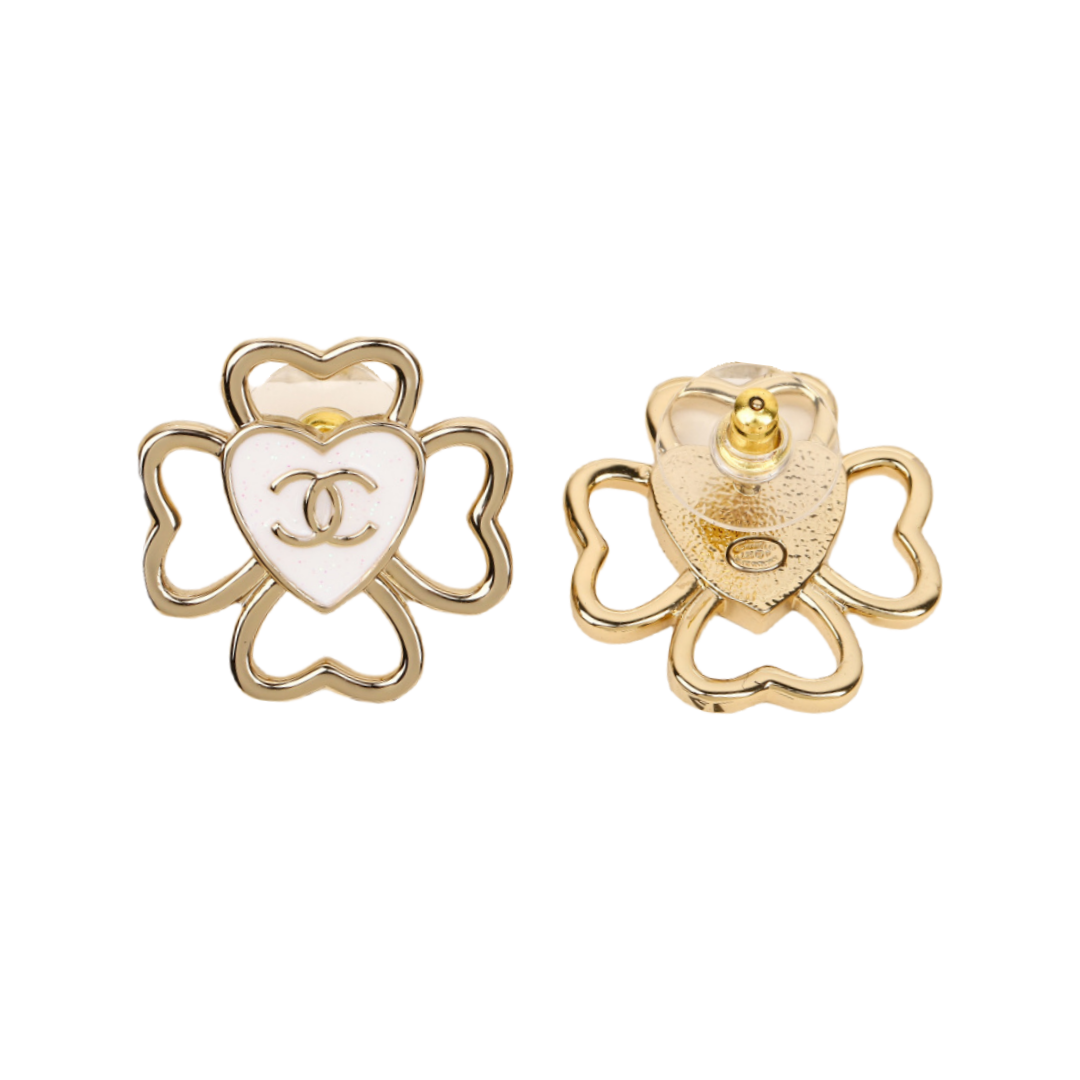 CCE266 Chanel Hollow clover heart stud earrings - ccjewelryacc