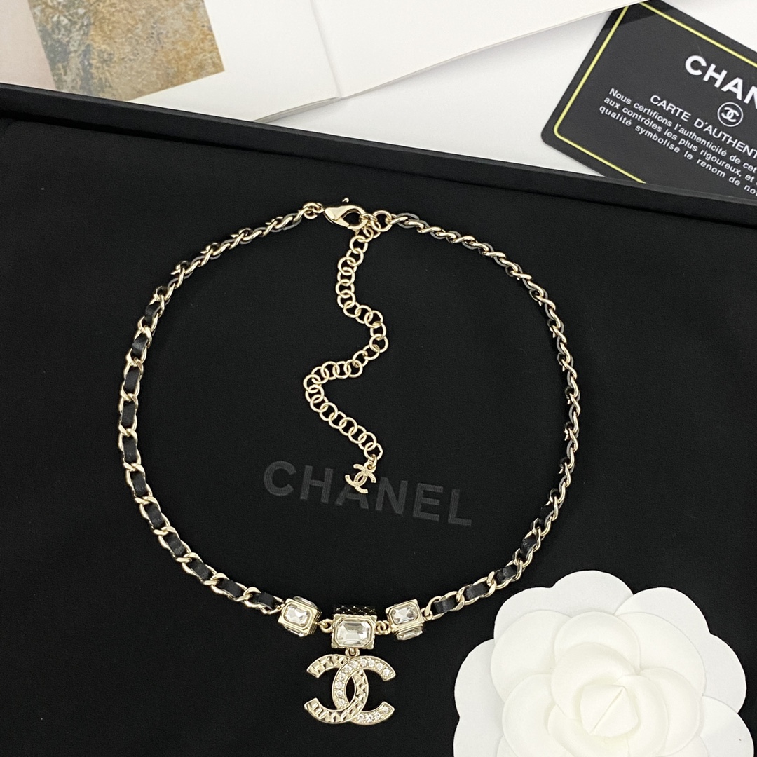 CCN205 Chanel Metal and leater chain cc logo pendant necklace - ccjewelryacc
