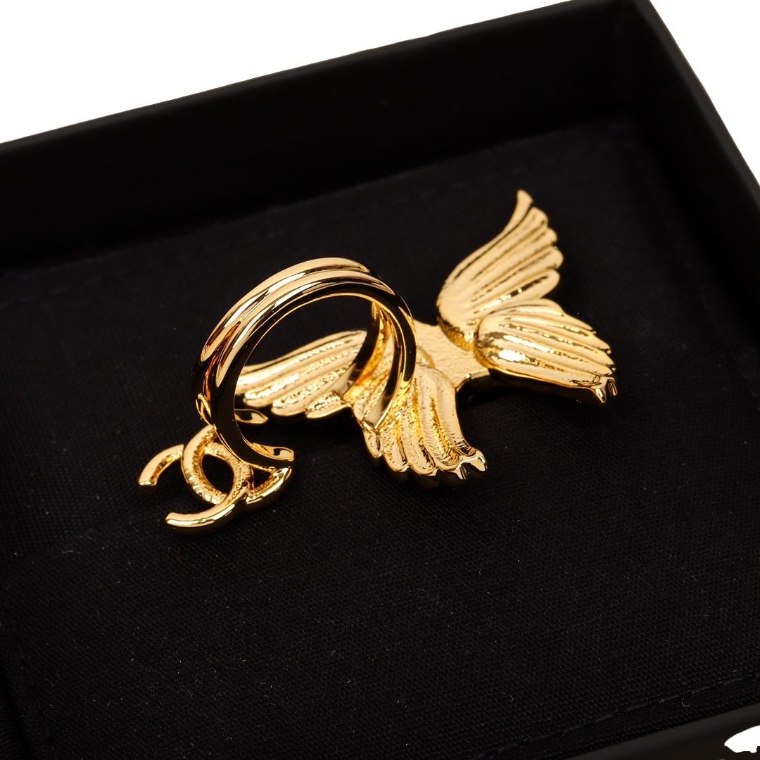 CCR001 Chanel 24C Gold cameo star wings double C open ring - ccjewelryacc