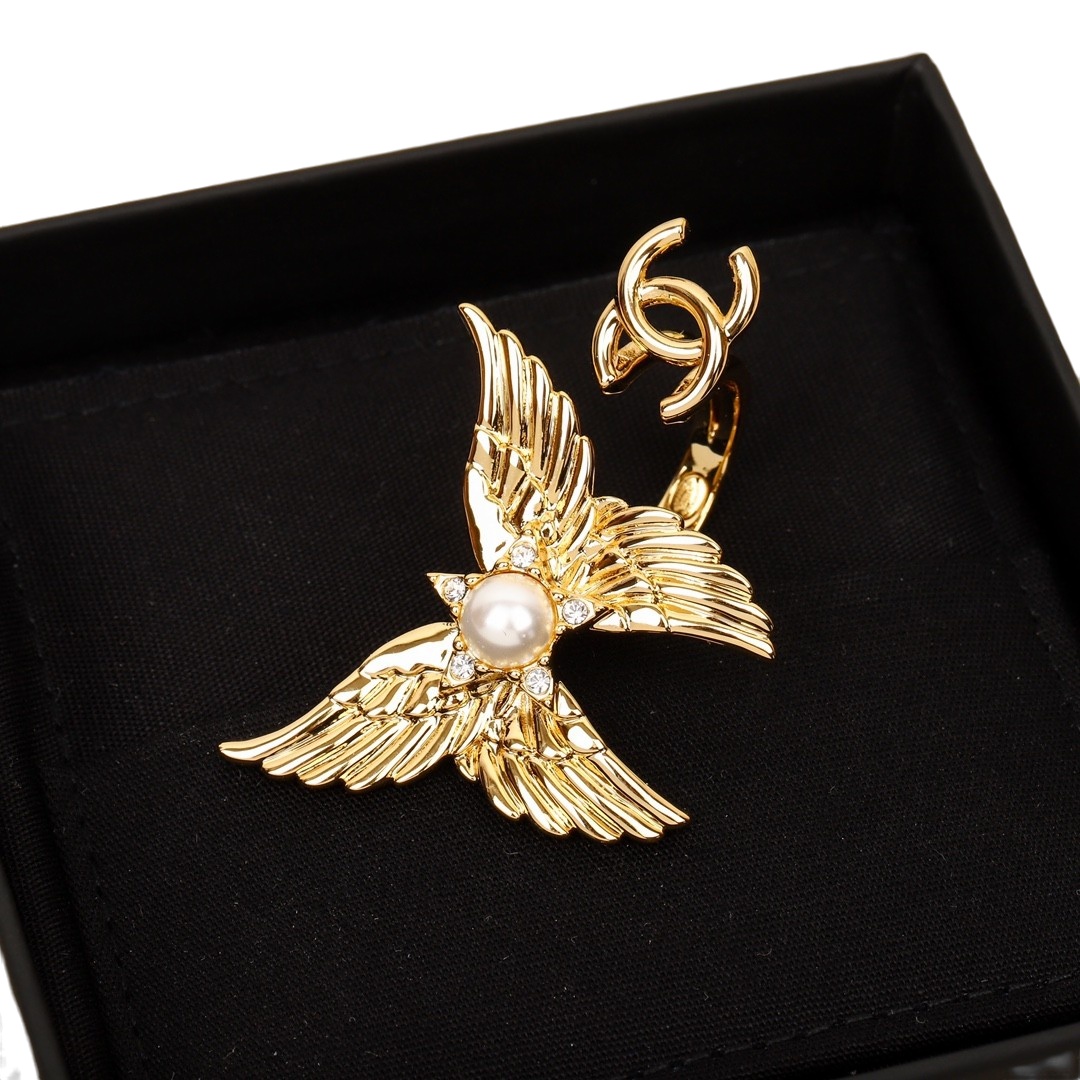 CCR001 Chanel 24C Gold cameo star wings double C open ring - ccjewelryacc