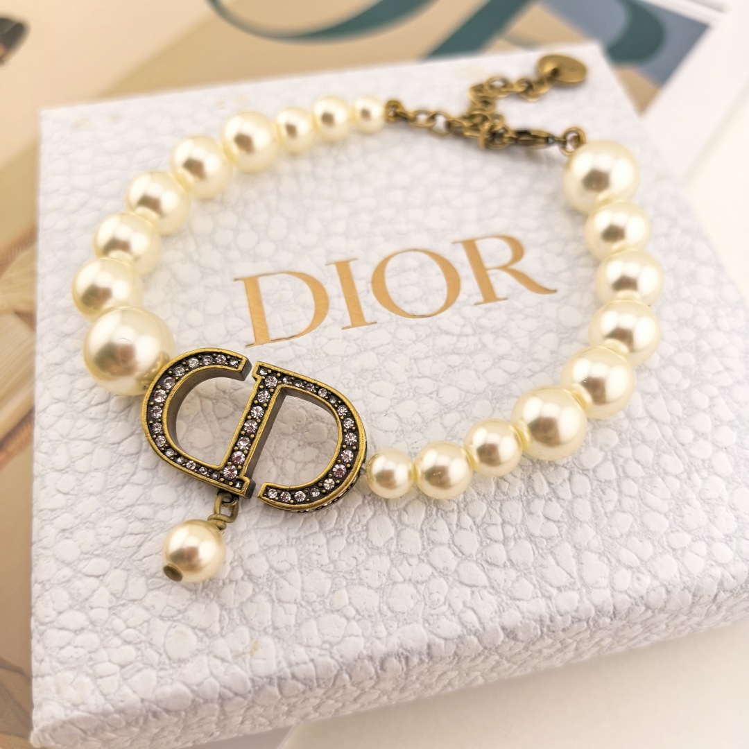 CDS016 Dior CD Pearl bracelet for women - ccjewelryacc