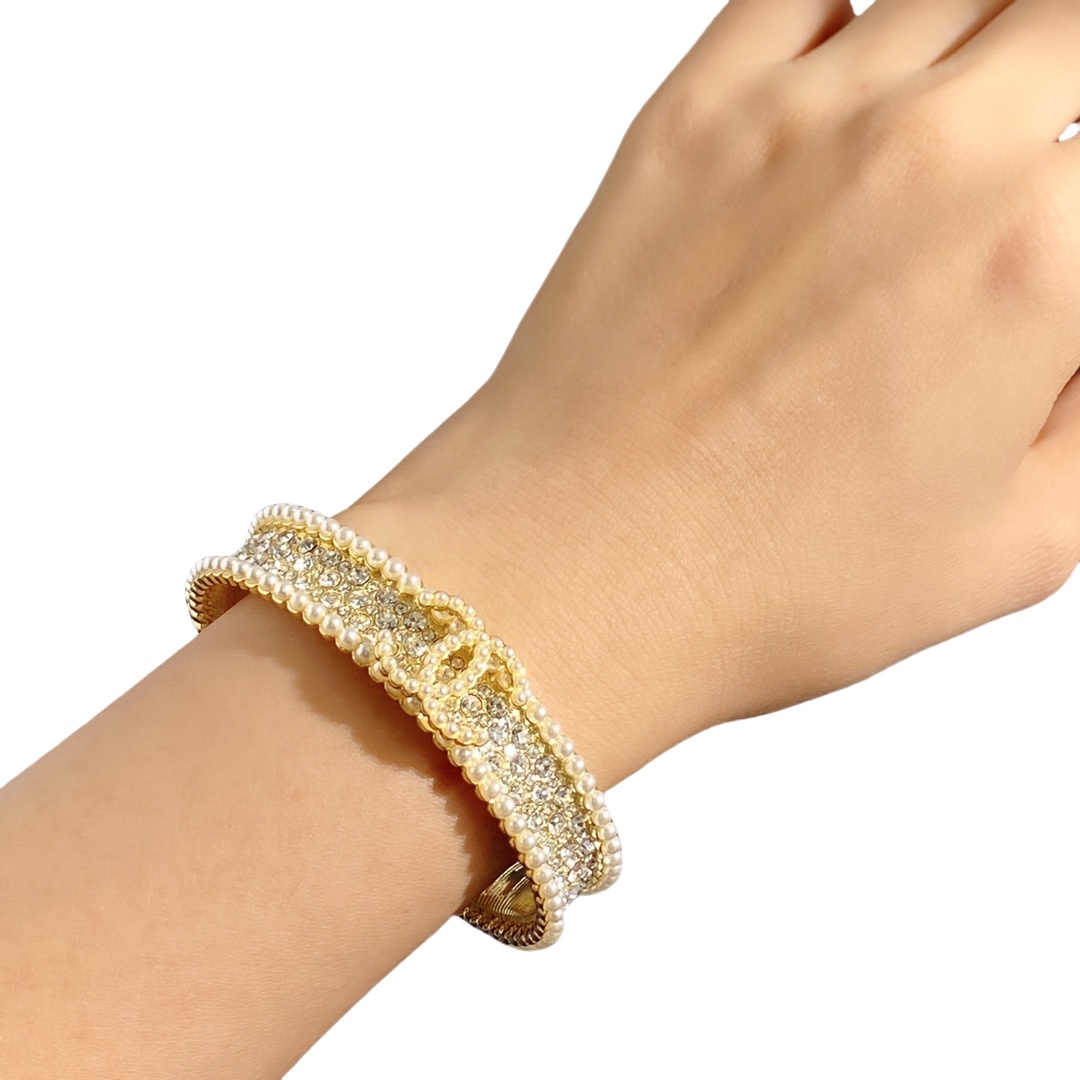 CCS098 Chanel pearl and crystal bangle bracelet - ccjewelryacc