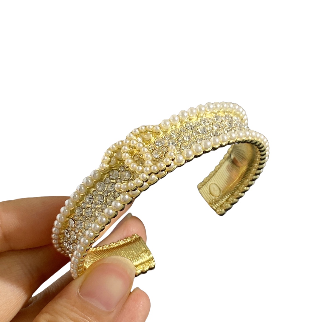 CCS098 Chanel pearl and crystal bangle bracelet - ccjewelryacc