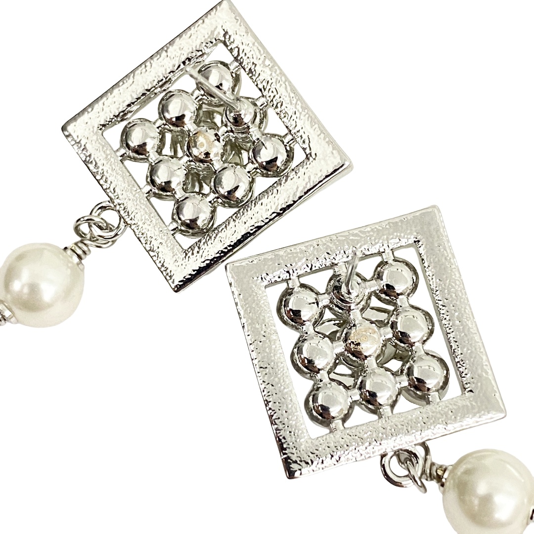 CCE698  Chanel 24 hollow square earrings - ccjewelryacc
