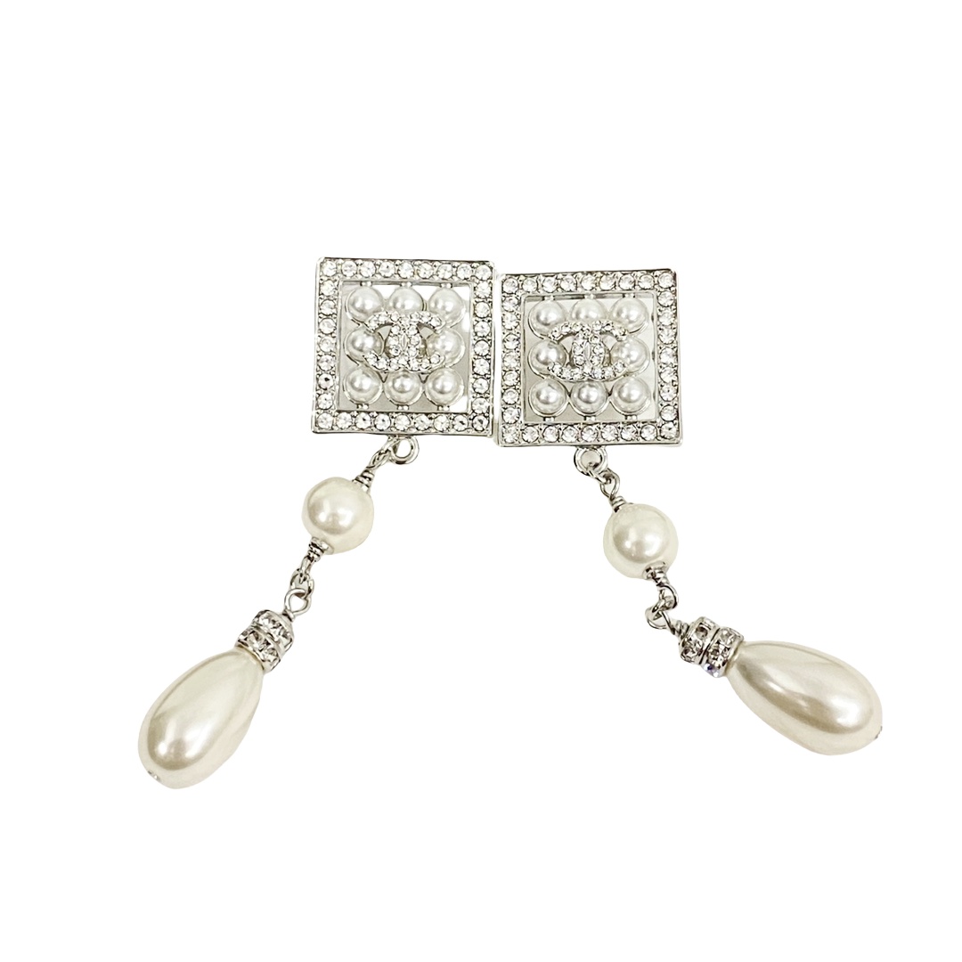 CCE698  Chanel 24 hollow square earrings - ccjewelryacc