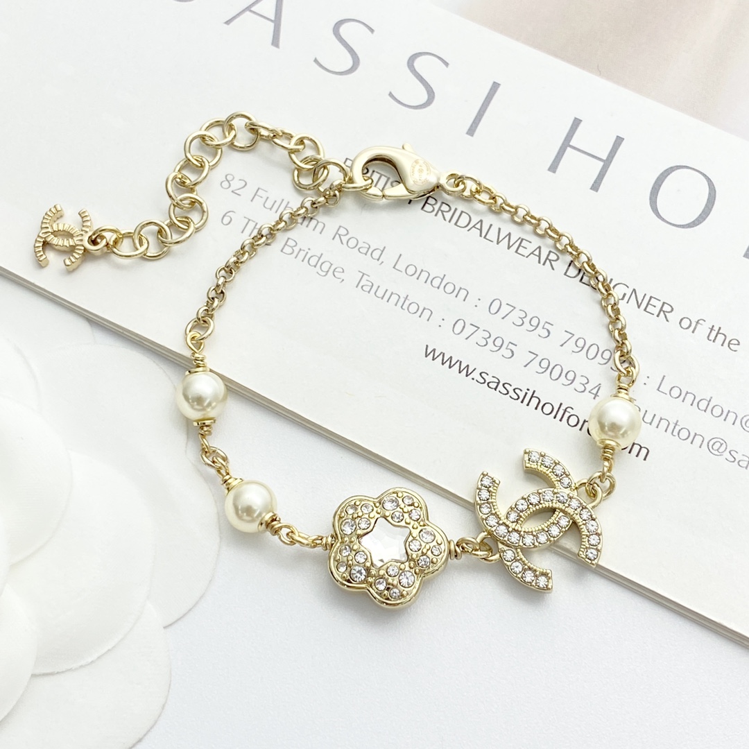 CCS006 Chanel 25P crystal clover flower cc pearl bracelet - ccjewelryacc