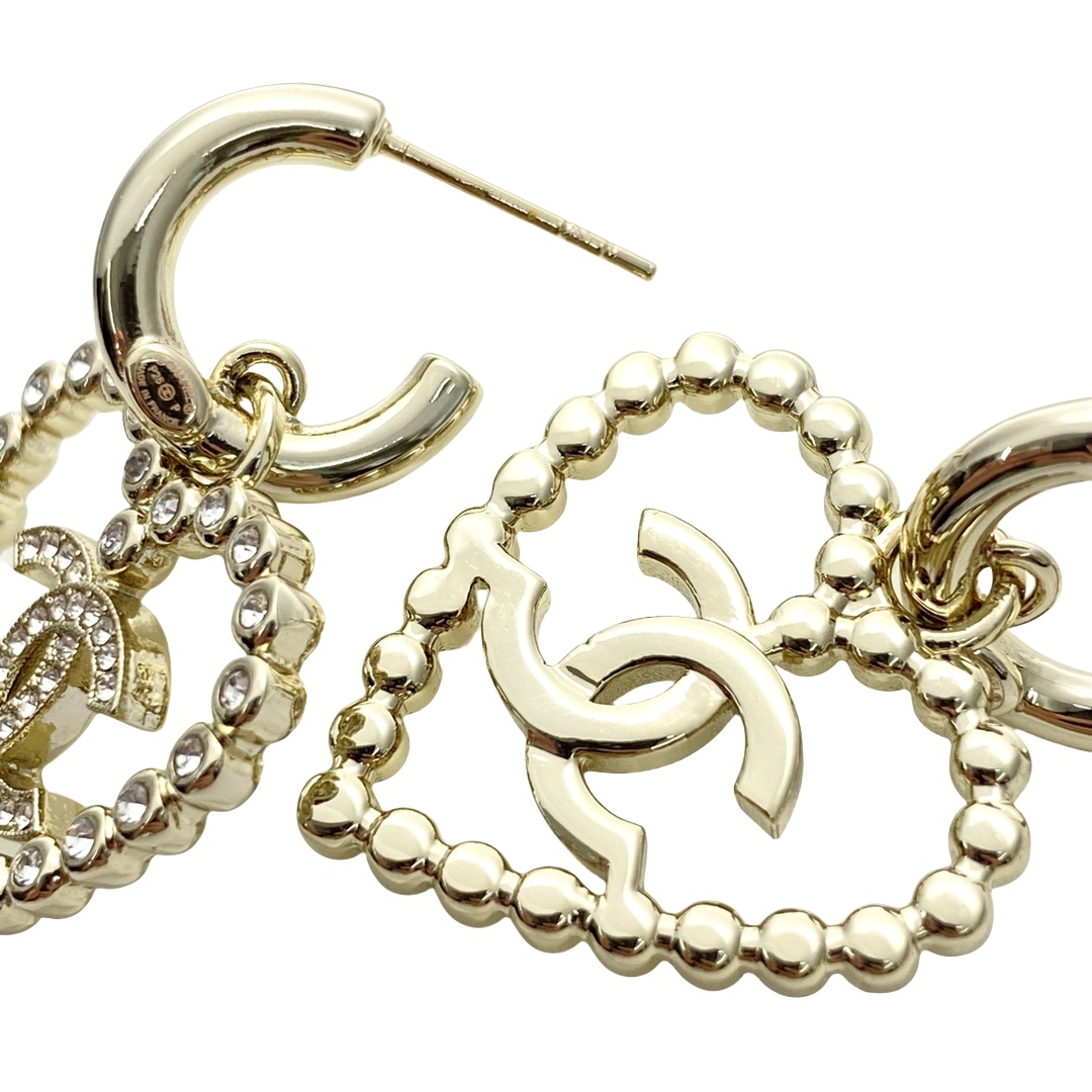 CCE283 Chanel 25p crystal hollow heart earrings - ccjewelryacc