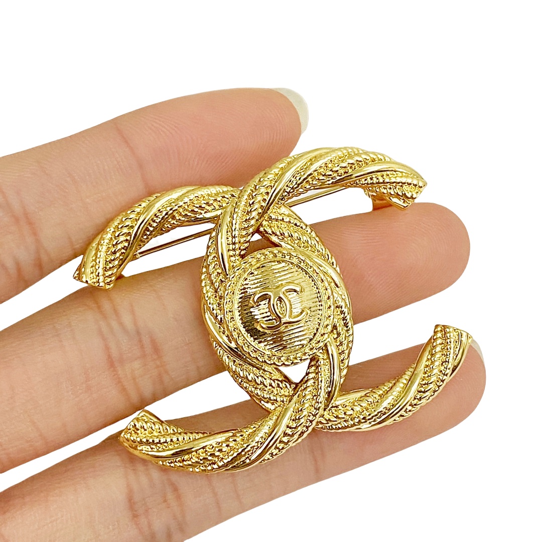 BCB154 Chanel twisty metal cc brooch pin - ccjewelryacc