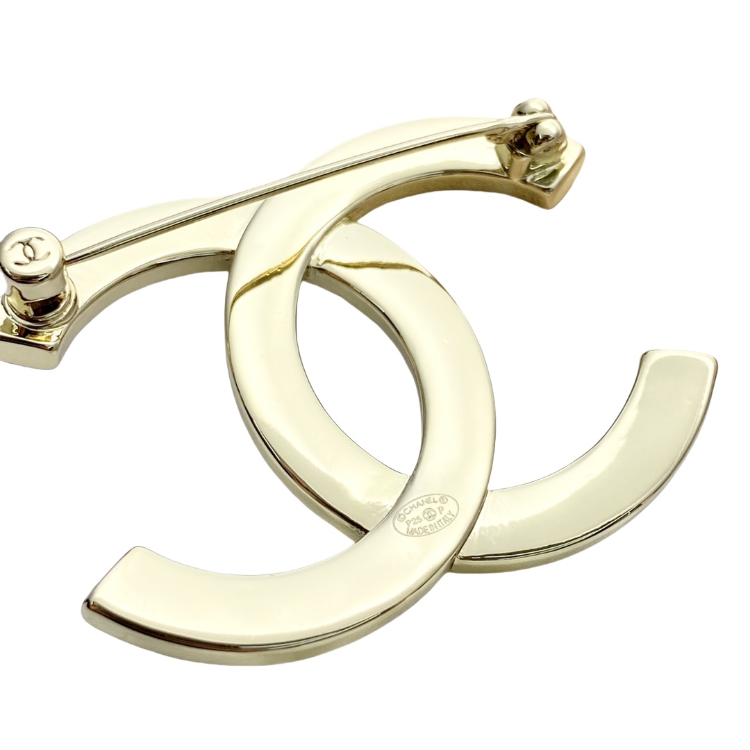 BCB522 Chanel 25 Crystal Quilted Lining cc logo brooch pin - ccjewelryacc