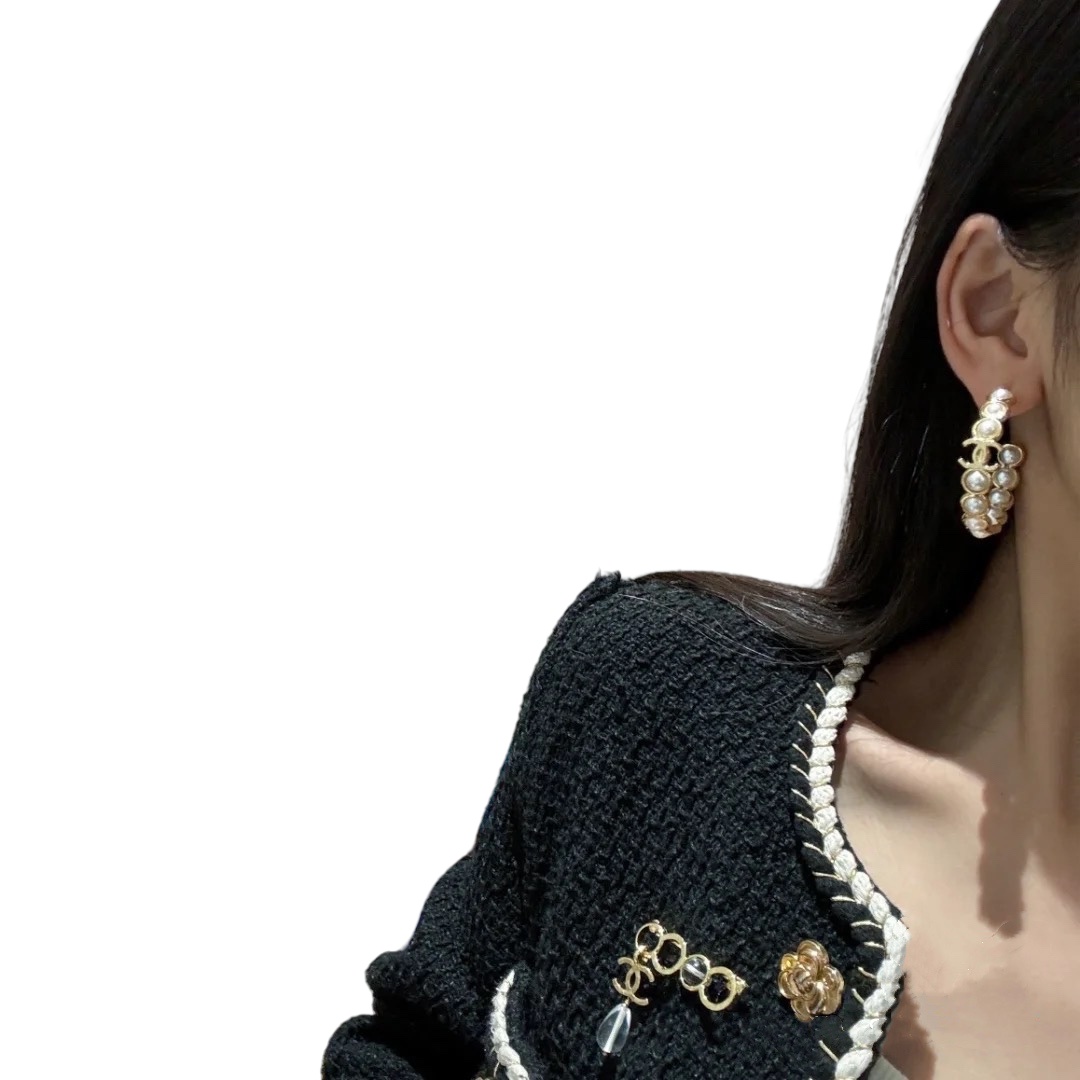 CCE868 Metal Resin pearls  cc logo Hoop earring - ccjewelryacc