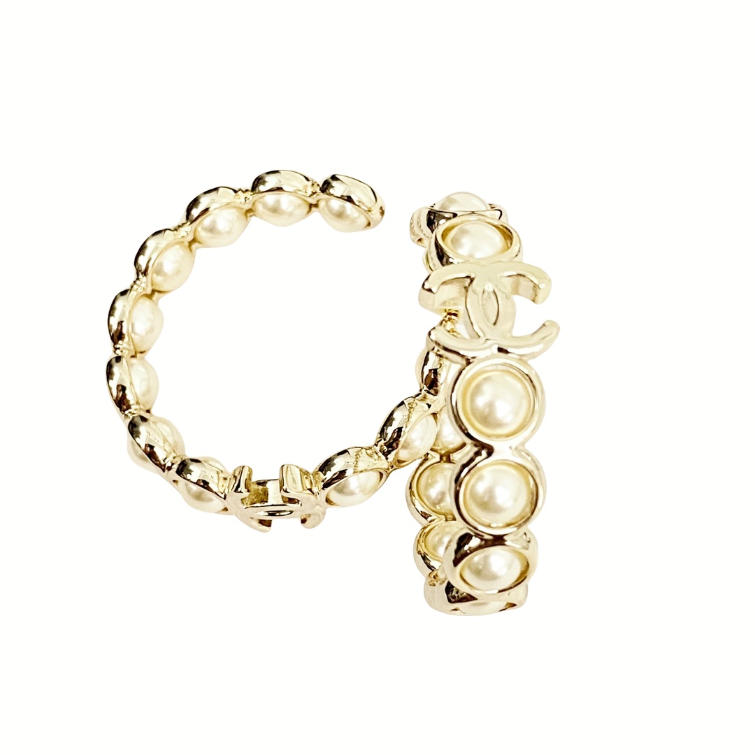 CCE868 Metal Resin pearls  cc logo Hoop earring - ccjewelryacc