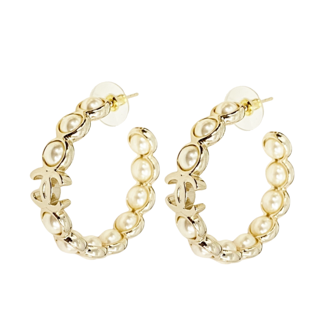 CCE868 Metal Resin pearls  cc logo Hoop earring - ccjewelryacc