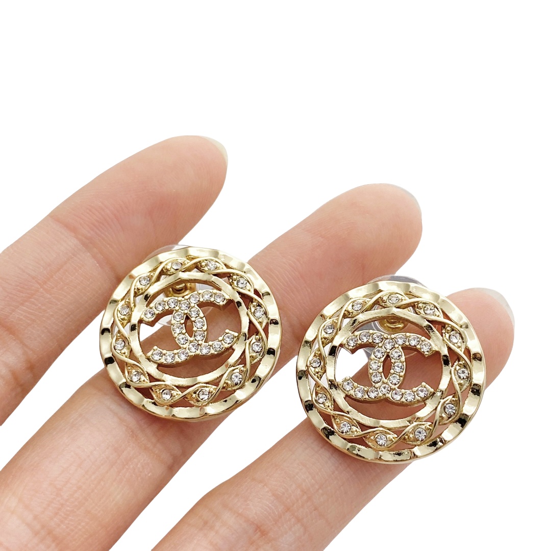 CCE846 24B Round piercing with cc logo stud earring - ccjewelryacc