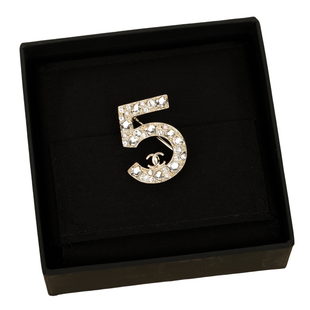 BCB324 Chanel 25 heart star No 5 brooch pin - ccjewelryacc