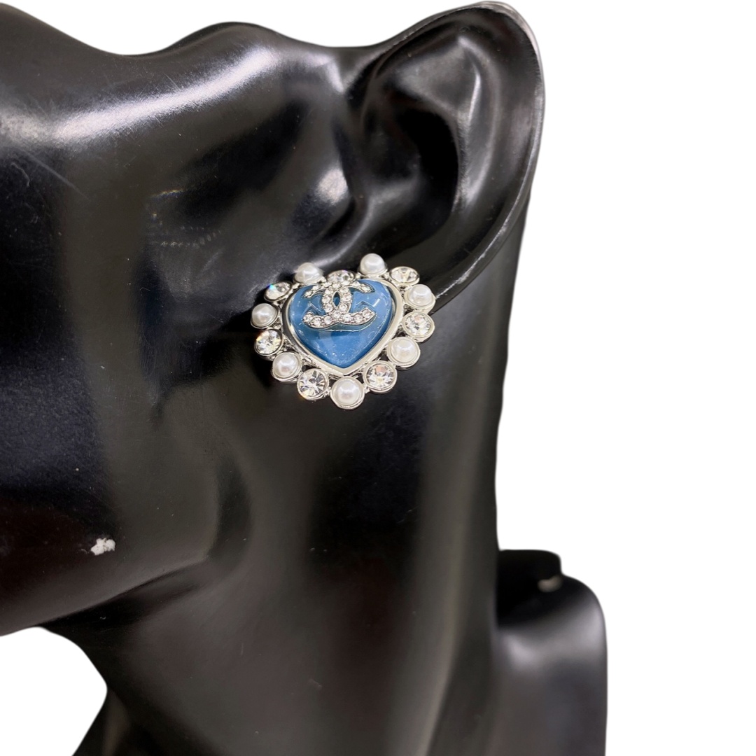 CCE291 Chanel blue heart stud earrings with crystal - ccjewelryacc