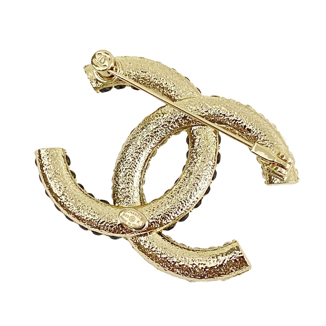 BCB301 24C White and black crastal CC logo brooch pin - ccjewelryacc