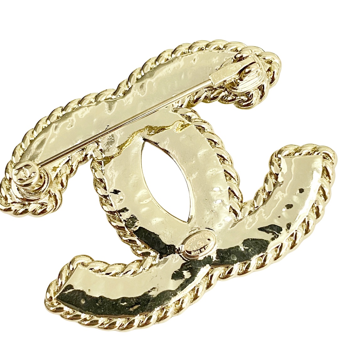 BCB425 Black enamel CC brooch pin - ccjewelryacc