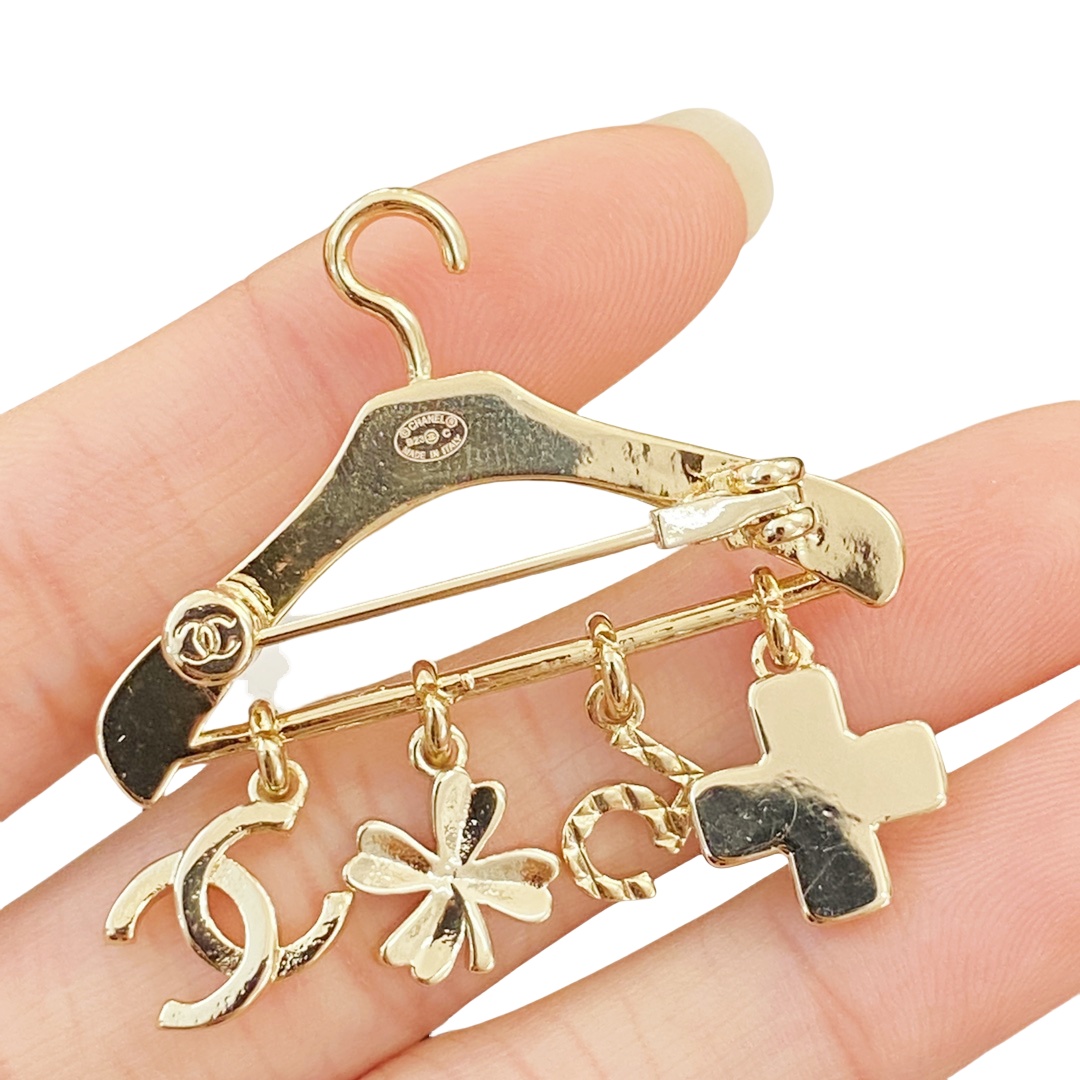 BCB507 Metal hanger with clover flower No 5 cross cc logo charms brooch safety pin - ccfashionjewelry
