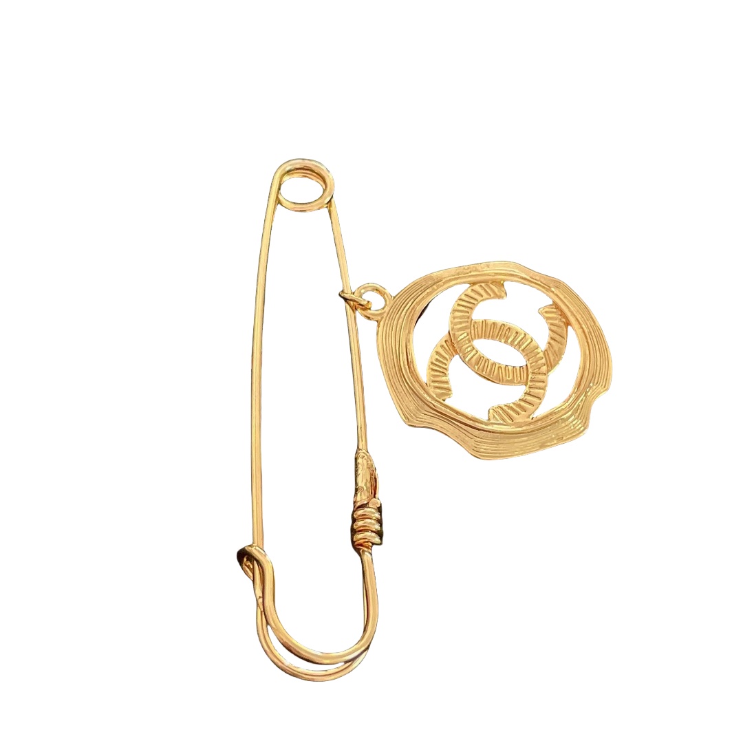 BCB449 vintage Chanel safety pin CC Logo charm brooch pin - ccjewelryacc