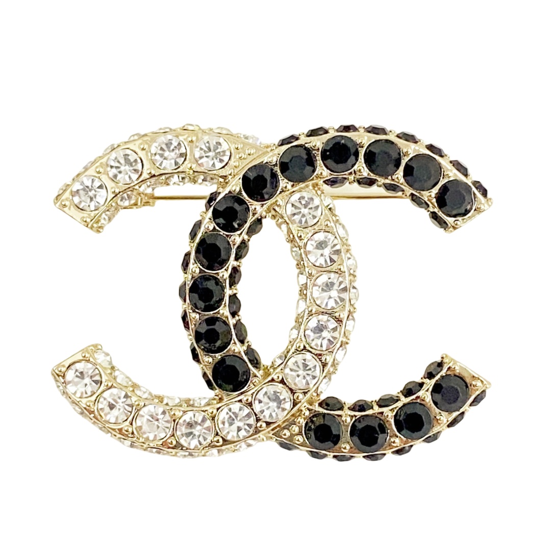 BCB301 24C White and black crastal CC logo brooch pin - ccfashionjewelry