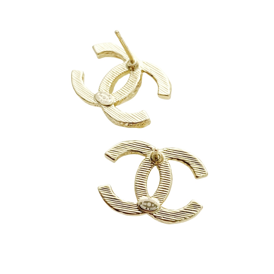 CCE303 Metal gold cc logo stud earrings - ccjewelryacc
