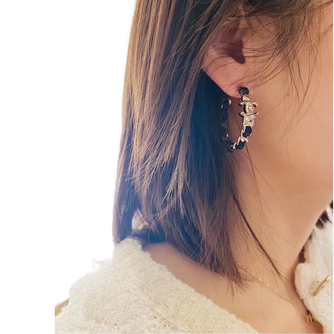 CCE889 Metal leather cc logo hook earring - ccjewelryacc