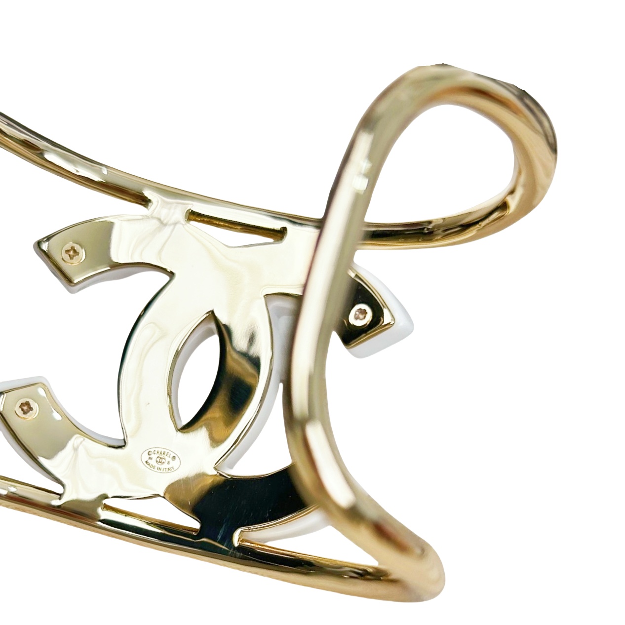 CCS130 Metal with CC acrylic cuff bracelet - ccjewelryacc