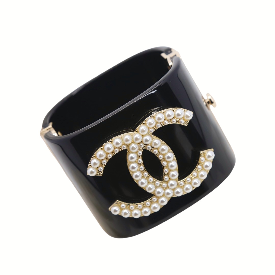 CCS068 CC acrylic cuff bracelet - ccjewelryacc