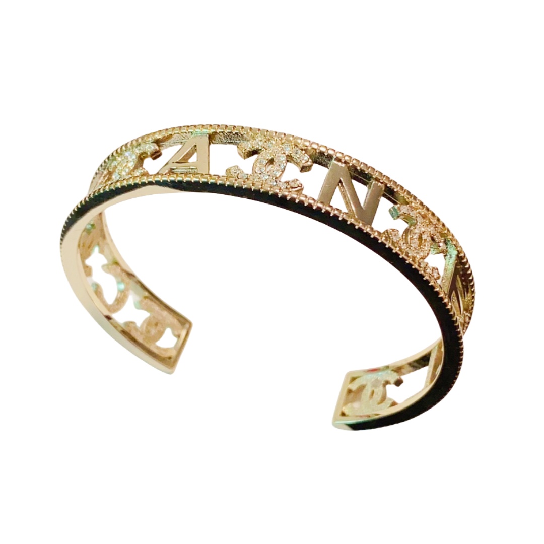 CCS196 Metal crystal hollow out cc logo bangle bracelet - ccfashionjewelry