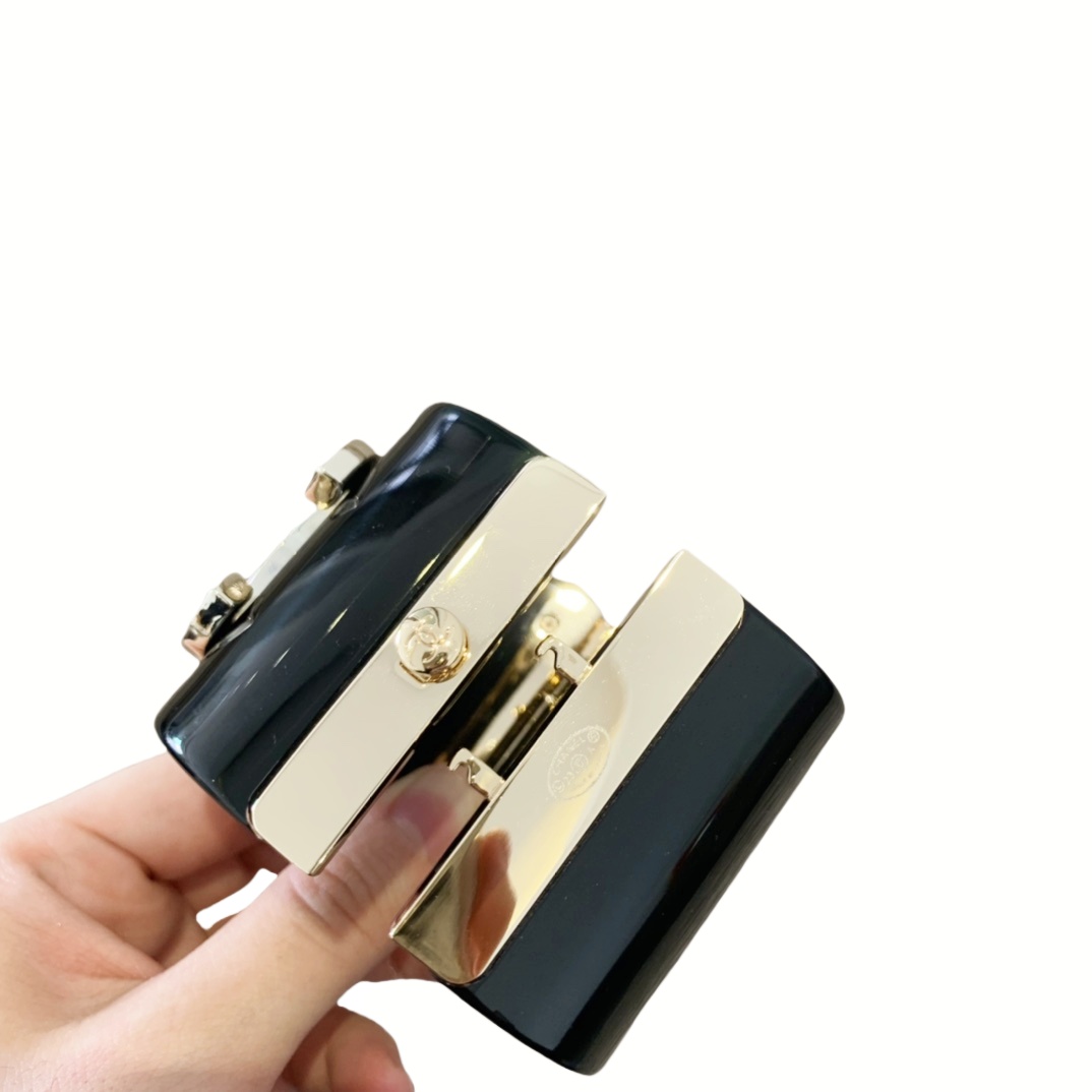 CCS053 CC acrylic cuff Bracelet - ccjewelryacc