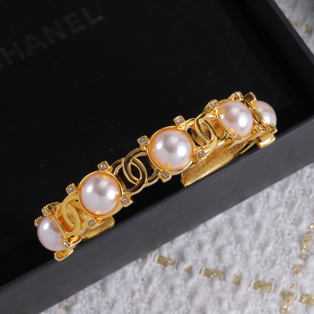 CCS093 chanel cuff bracelet gold - ccjewelryacc