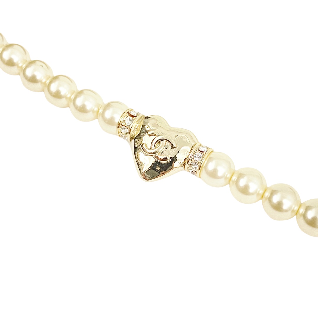 CCS035 Chanel heart pearl bracelet - ccjewelryacc