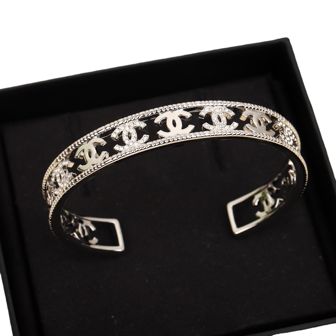 CCS095 CC logo bangle bracelet - ccjewelryacc