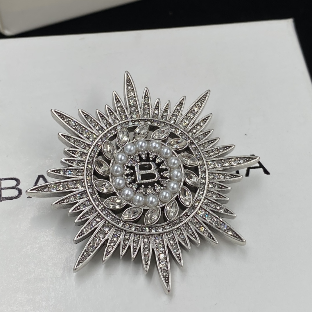 BAB006 Balenciaga B Brooch pin with crystal and pearl - ccjewelryacc