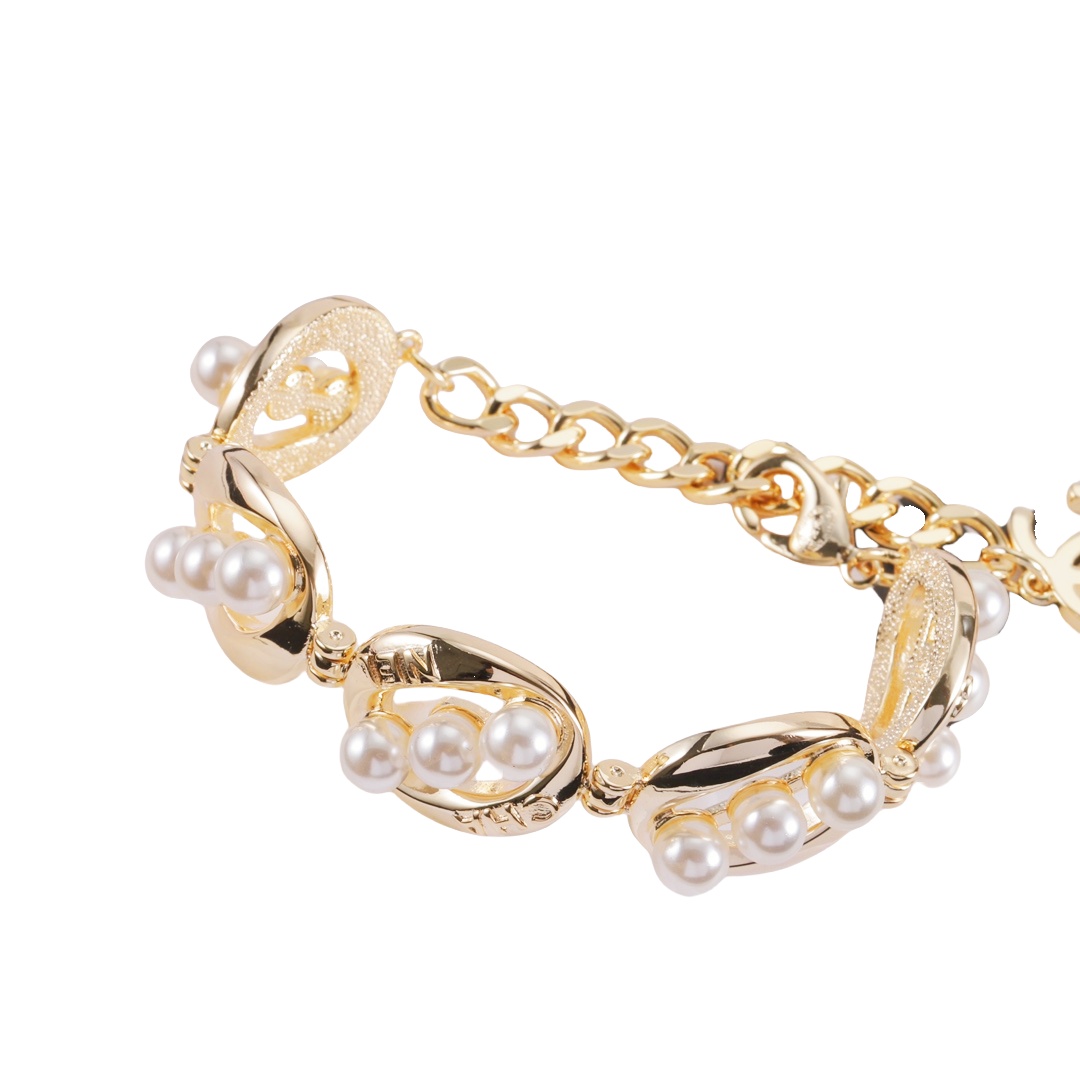 CCS110 Chanel pearl bracelet - ccjewelryacc