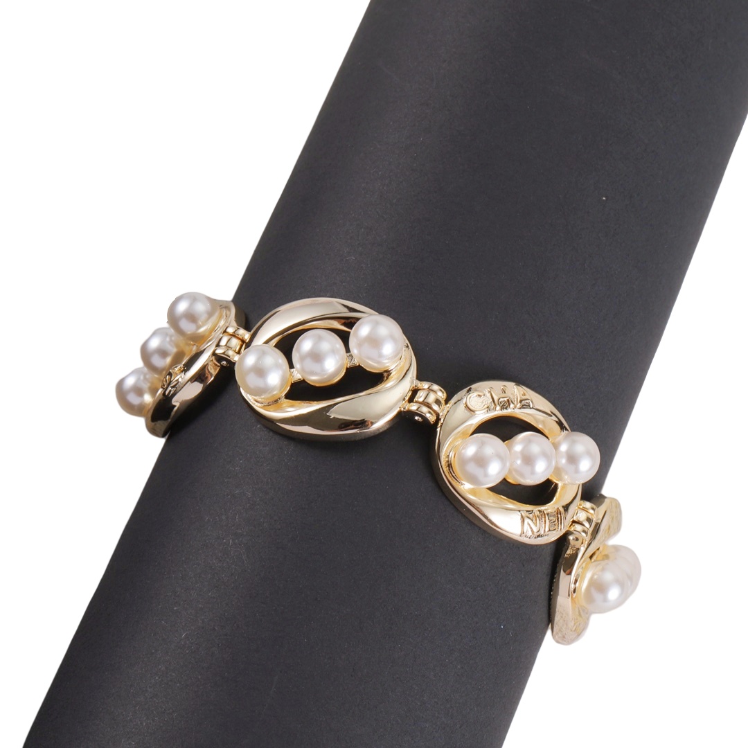 CCS110 Chanel pearl bracelet - ccjewelryacc