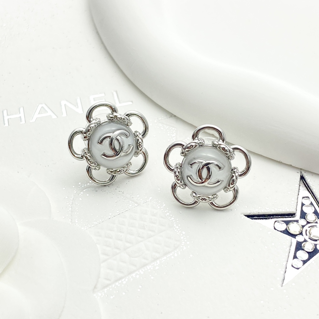 CCE872 24B Pink camellia with cc logo stud earring - ccjewelryacc