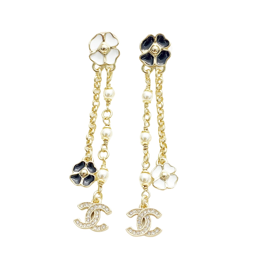 CCE305 Chanel white and black enamel clover flower tassels earring - ccfashionjewelry