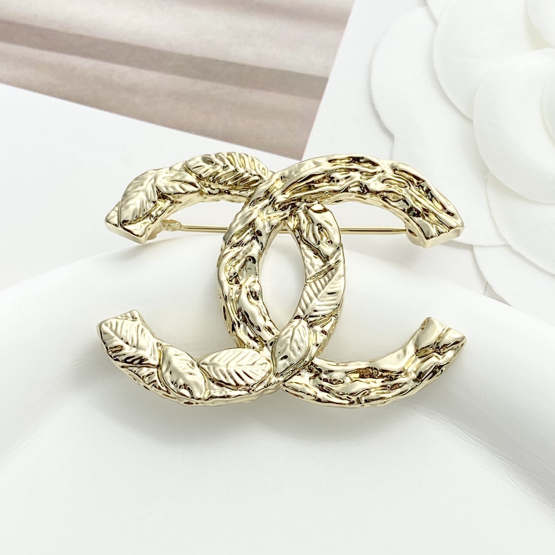 BCB569 Chanel embossment cc logo brooch pin - ccjewelryacc