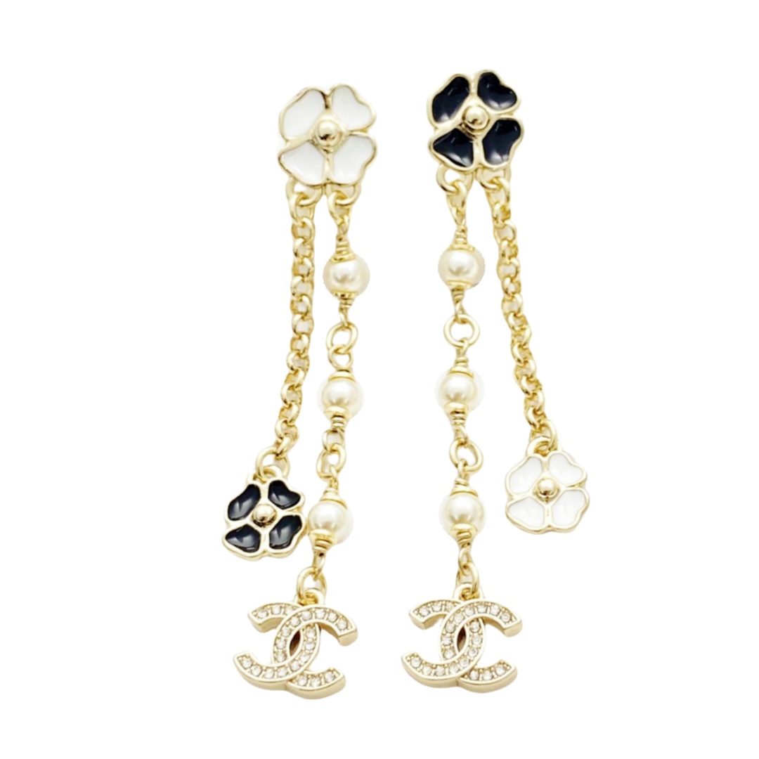 CCE305 Chanel white and black enamel clover flower tassels earring - ccfashionjewelry