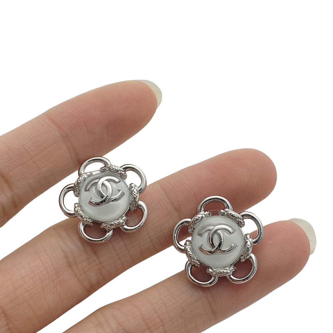 CCE872 24B Pink camellia with cc logo stud earring - ccjewelryacc