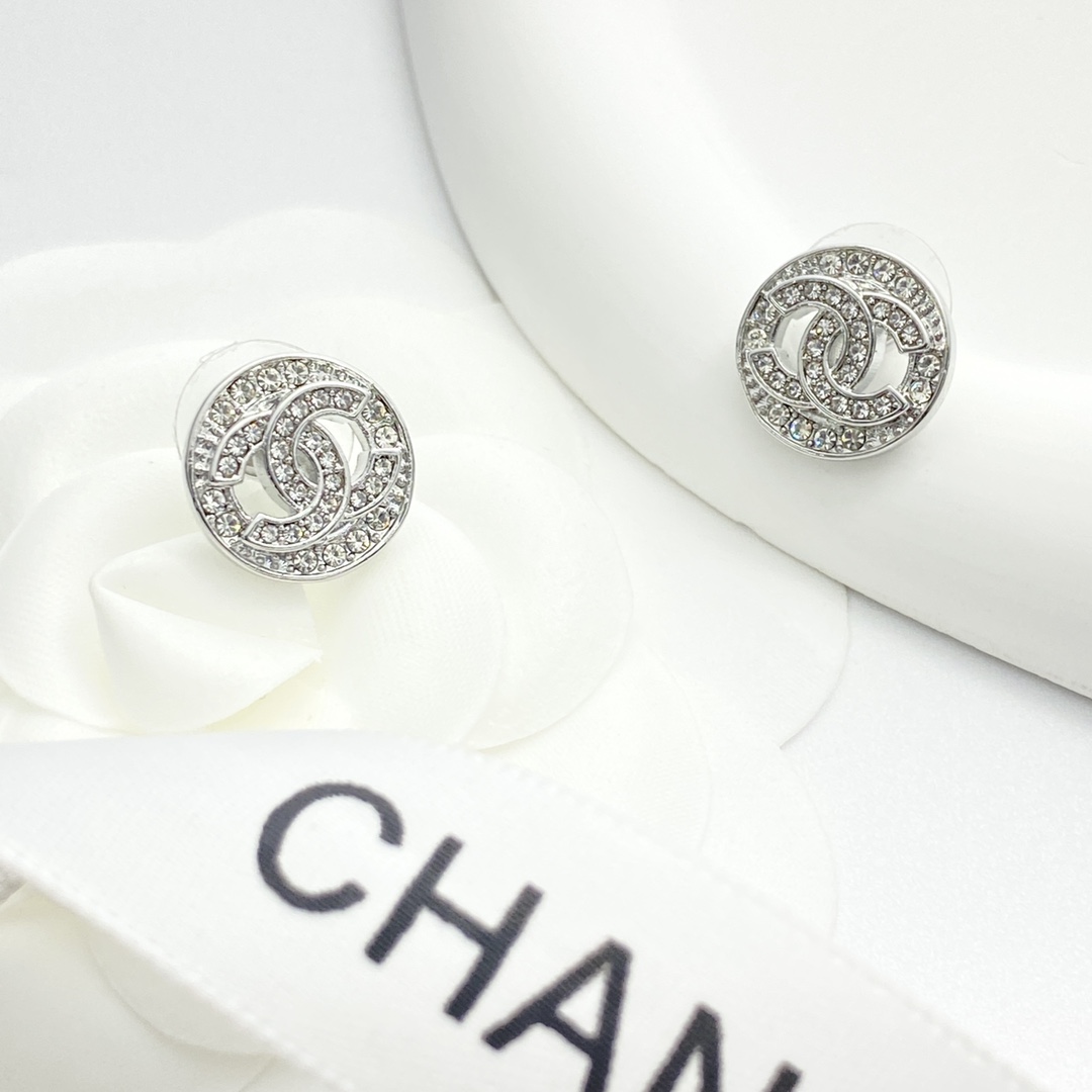 CCE304 Crystal round cc stud earrings - ccjewelryacc