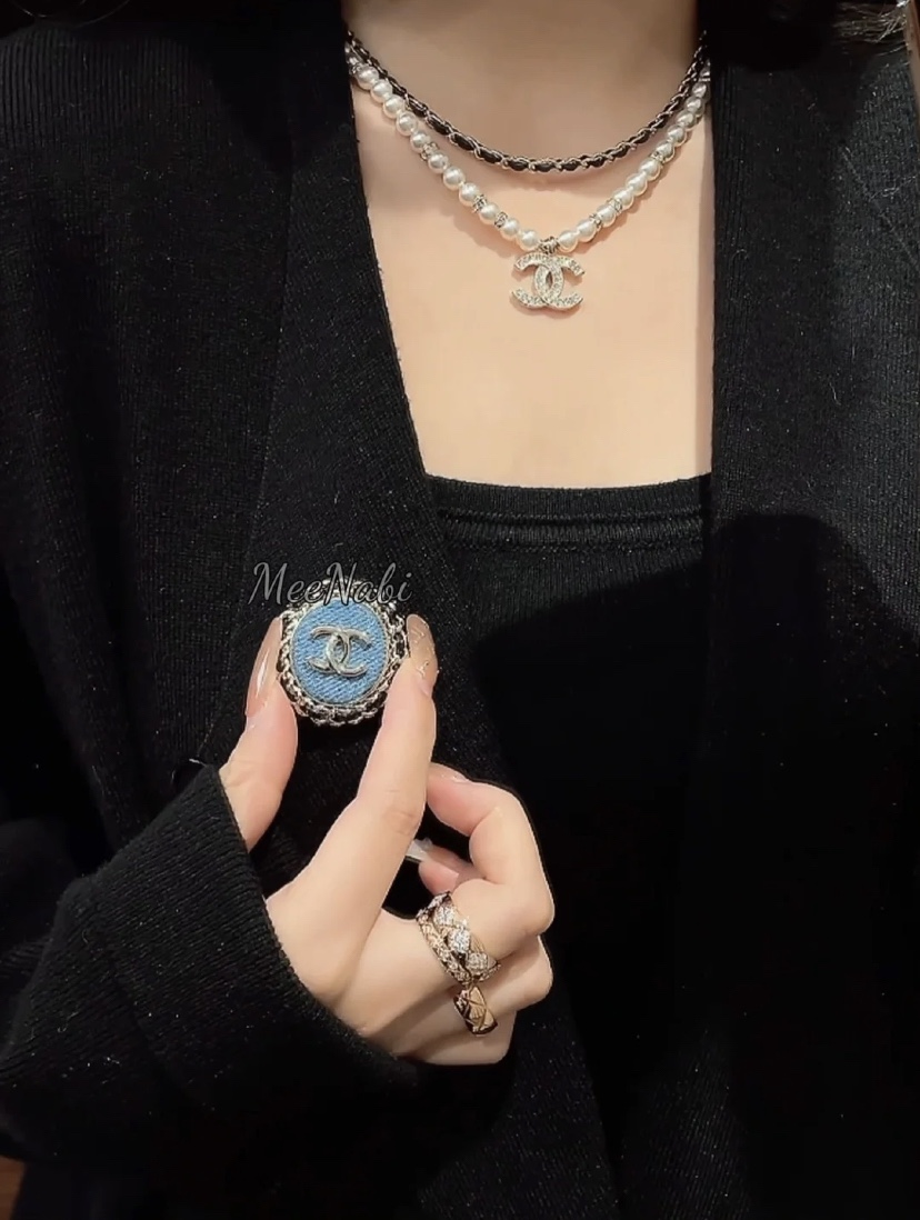 BCB571 Chanel 25 denim blue oval brooch pin - ccjewelryacc